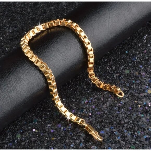 18K Gold Plated Box Chain Bracelet With Lobster Clasp - Picture 4 of 4